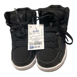 DC shoes Black Kids Shoes NWT Sz 11
